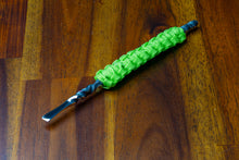 Load image into Gallery viewer, Single Tip Paracord Wrapped Dabber
